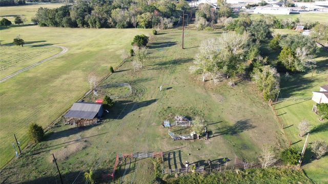 1006 Sinclair Street, West Columbia, TX 77486