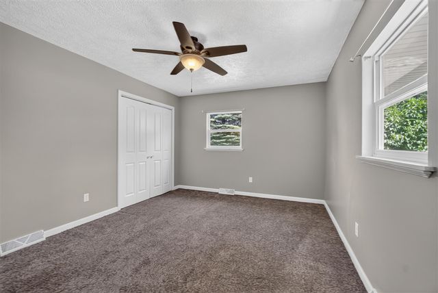 6423 Inverness Lane, Jackson, MI 49201