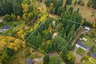 955 Tipsoo Loop N, Rainier, WA 98576