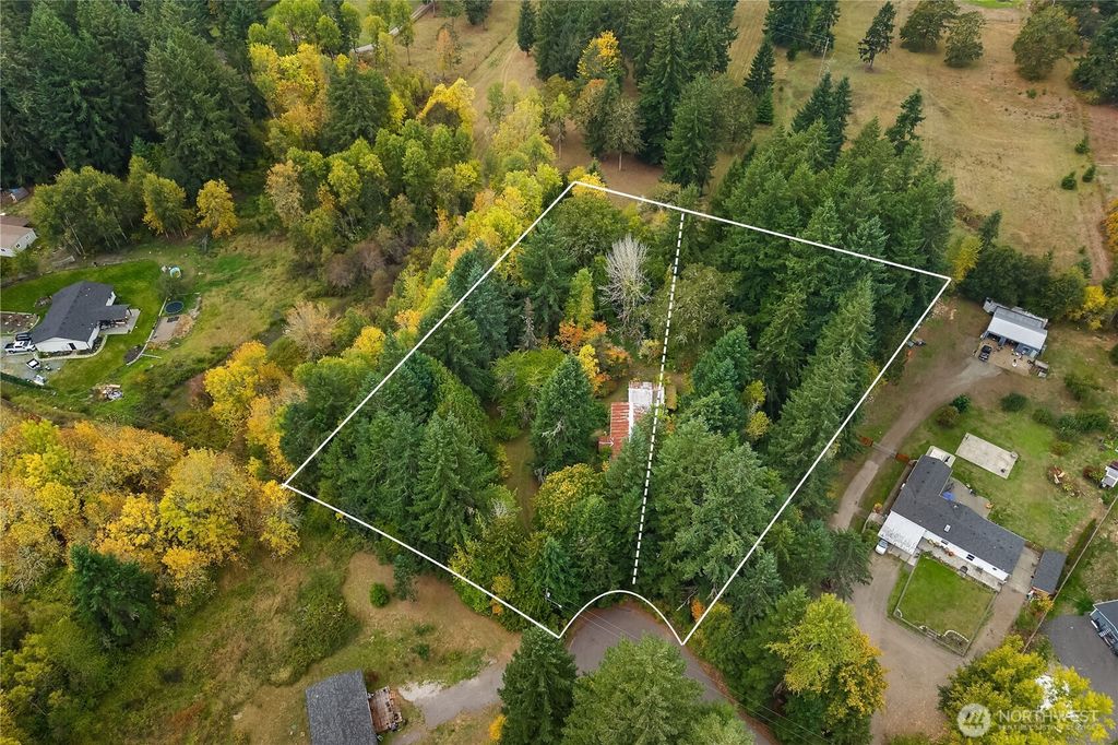 955 Tipsoo Loop N, Rainier, WA 98576