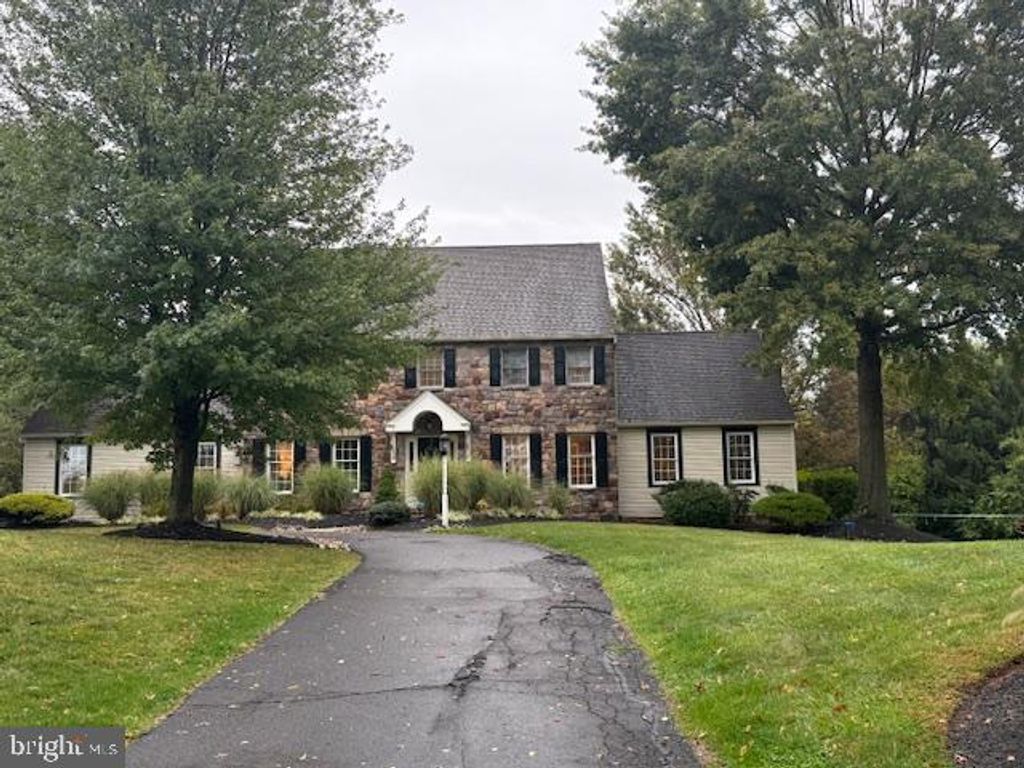 1000 OLD JACKSONVILLE, Ivyland, PA 18974