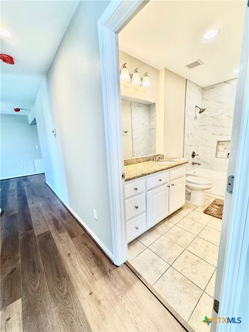 1708 Alamo Drive, Victoria, TX 77901