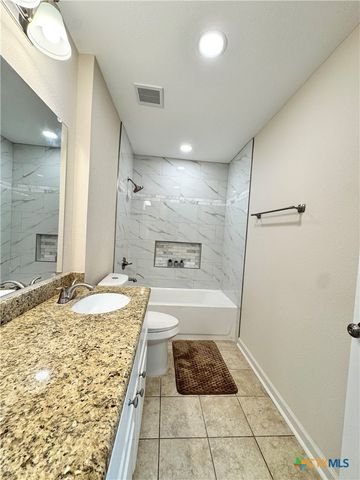 1708 Alamo Drive, Victoria, TX 77901