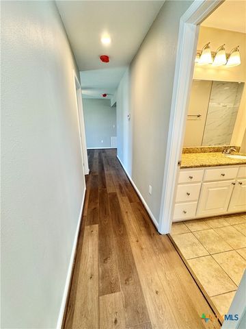 1708 Alamo Drive, Victoria, TX 77901