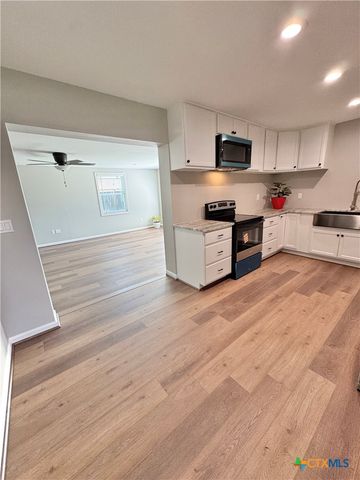 1708 Alamo Drive, Victoria, TX 77901