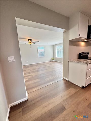 1708 Alamo Drive, Victoria, TX 77901