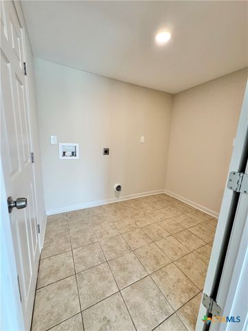 1708 Alamo Drive, Victoria, TX 77901