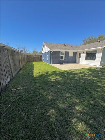 1708 Alamo Drive, Victoria, TX 77901