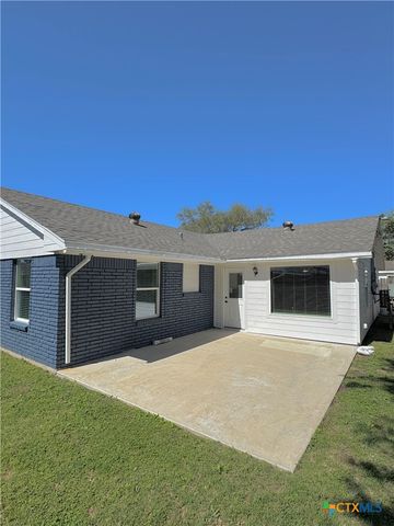 1708 Alamo Drive, Victoria, TX 77901