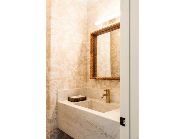 35 S Bellaire St, Denver, CO 80246