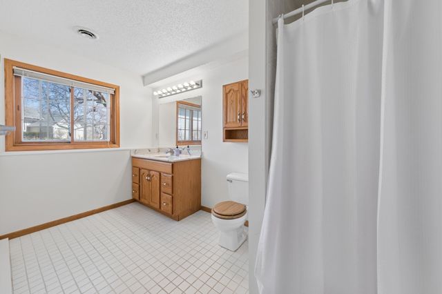 3877 Kennet Circle, Eagan, MN 55123