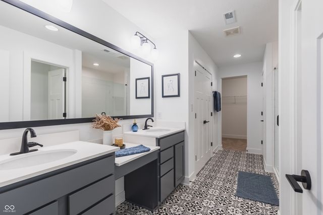 12160 Olivine Avenue, Cumberland, IN 46229