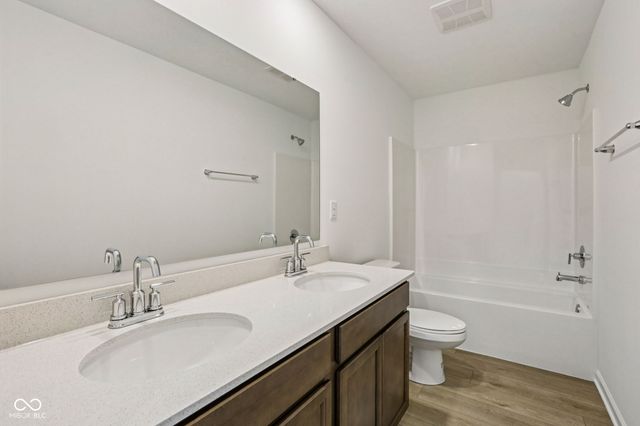 12160 Olivine Avenue, Cumberland, IN 46229