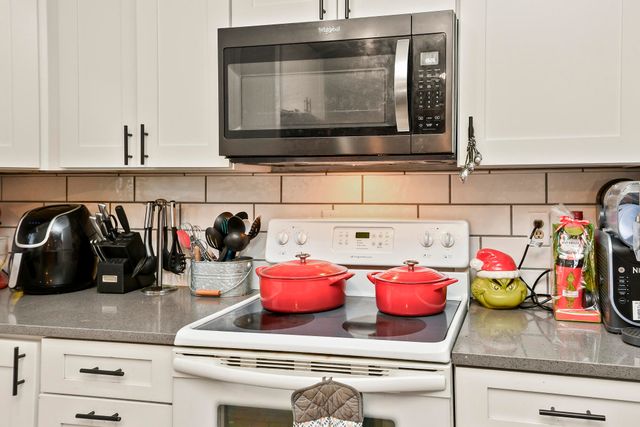 3866 S Leawood Avenue, Springfield, MO 65807