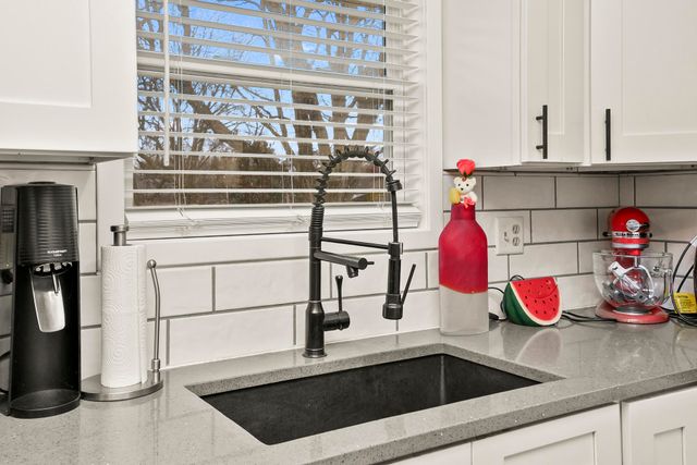 3866 S Leawood Avenue, Springfield, MO 65807