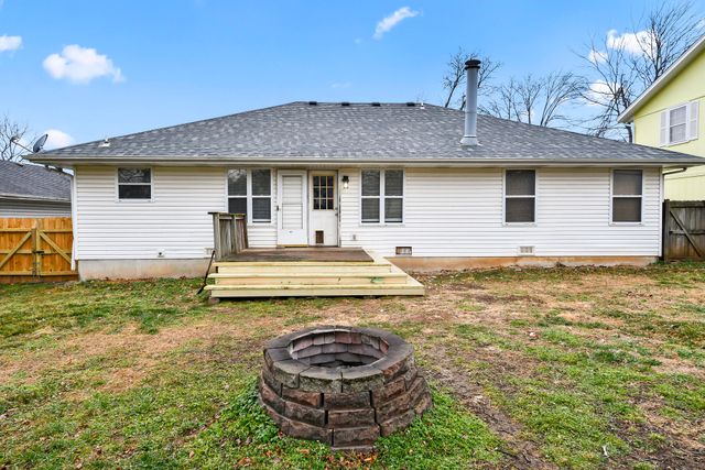 3866 S Leawood Avenue, Springfield, MO 65807