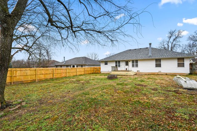 3866 S Leawood Avenue, Springfield, MO 65807