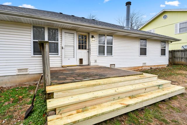 3866 S Leawood Avenue, Springfield, MO 65807