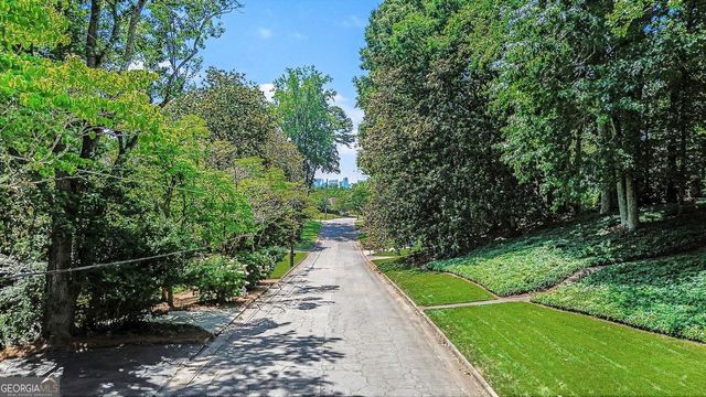 4575 Tall Pines Drive NW, Atlanta, GA 30327