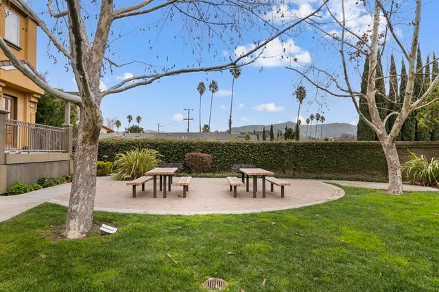 3925 Borgo Cmn, Fremont, CA 94538