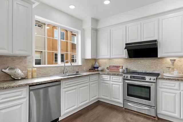 3925 Borgo Cmn, Fremont, CA 94538