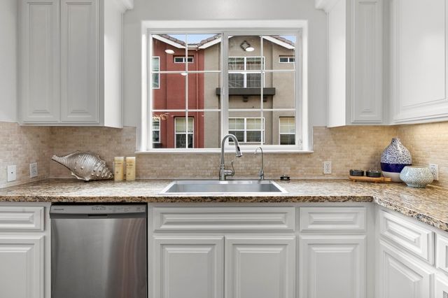 3925 Borgo Cmn, Fremont, CA 94538