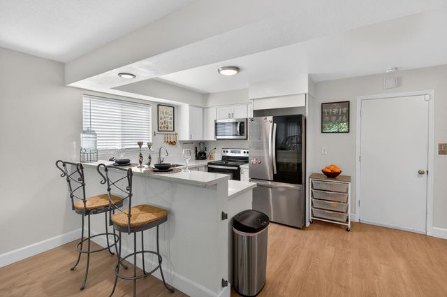 4920 SKY Pkwy, Sacramento, CA 95823