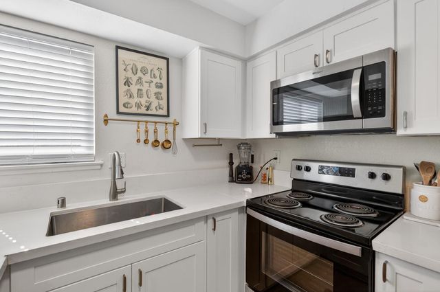 4920 SKY Pkwy, Sacramento, CA 95823