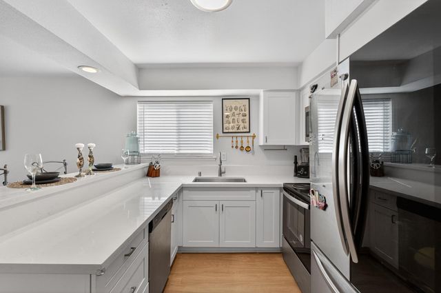 4920 SKY Pkwy, Sacramento, CA 95823