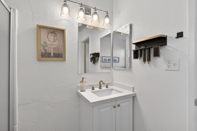 4920 SKY Pkwy, Sacramento, CA 95823