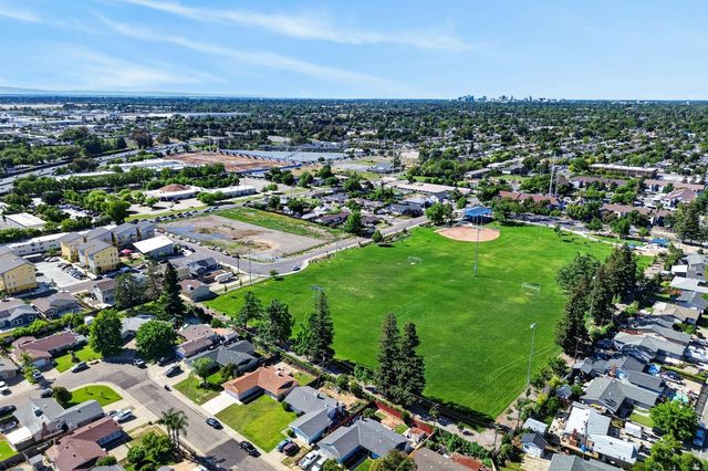 4920 SKY Pkwy, Sacramento, CA 95823