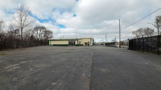 17620 Chicago Avenue, Lansing, IL 60438