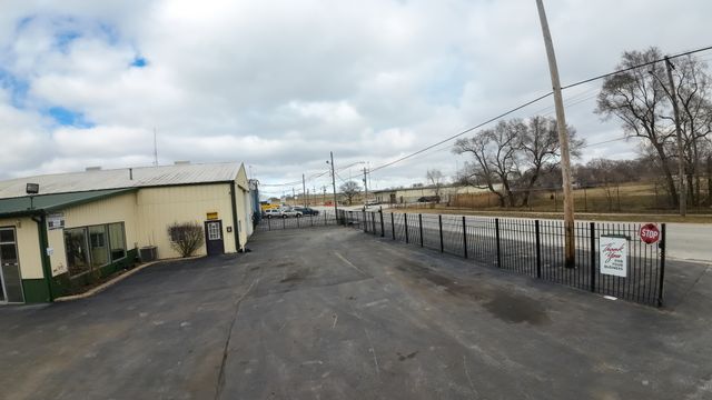 17620 Chicago Avenue, Lansing, IL 60438