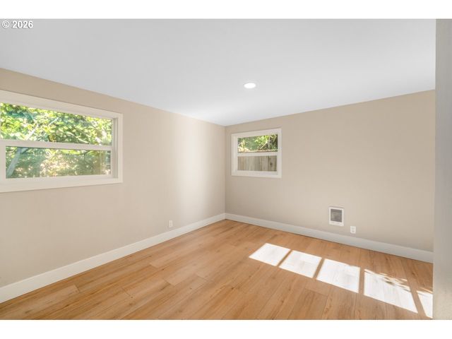 1155 MADISON St, Eugene, OR 97402
