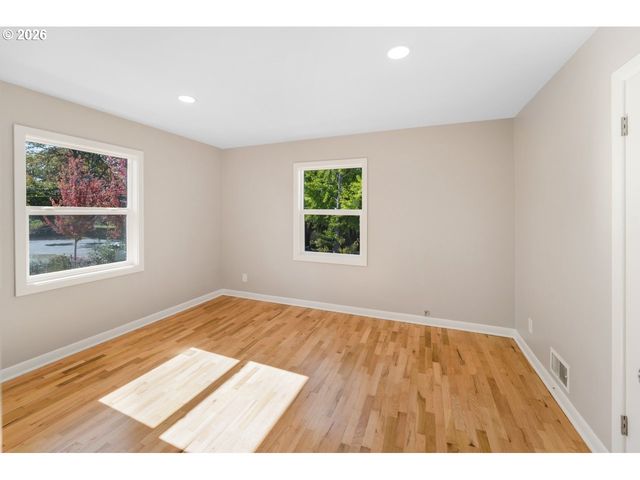 1155 MADISON St, Eugene, OR 97402
