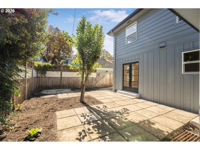 1155 MADISON St, Eugene, OR 97402