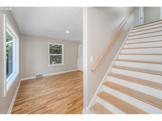 1155 MADISON St, Eugene, OR 97402