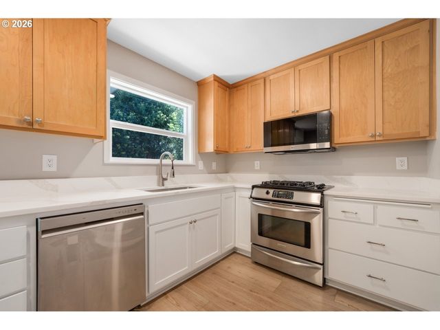 1155 MADISON St, Eugene, OR 97402