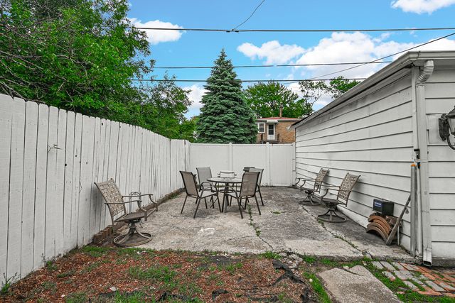 14041 S Calhoun Avenue, Burnham, IL 60633