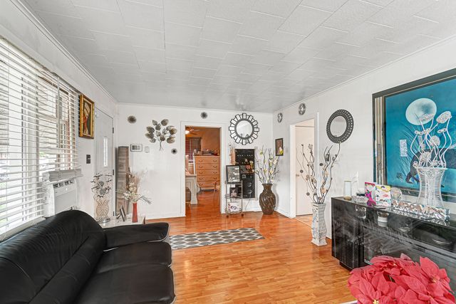 14041 S Calhoun Avenue, Burnham, IL 60633