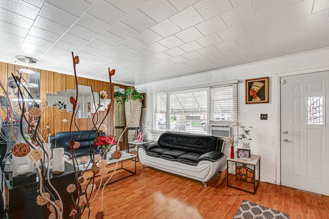 14041 S Calhoun Avenue, Burnham, IL 60633