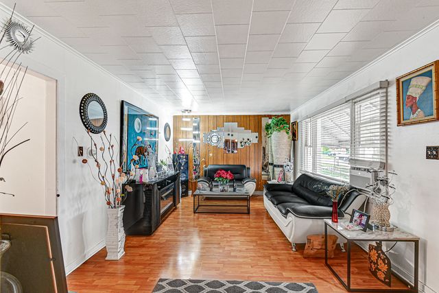 14041 S Calhoun Avenue, Burnham, IL 60633