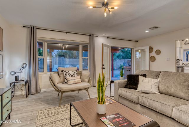 3229 N DESOTO Street, Chandler, AZ 85224