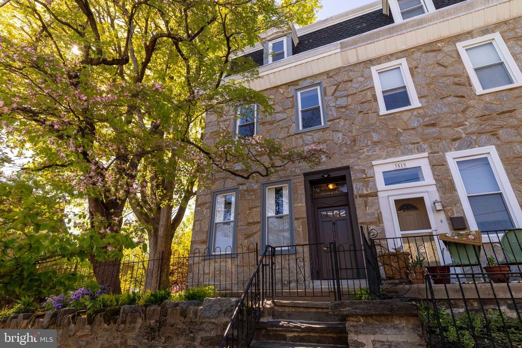 3521 AINSLIE ST, Philadelphia, PA 19129