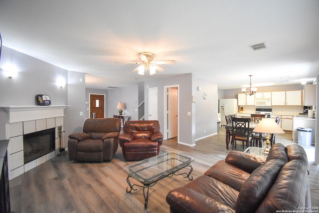 10310 Mission Crk, Converse, TX 78109