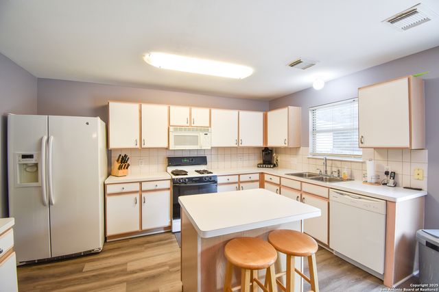 10310 Mission Crk, Converse, TX 78109