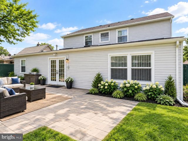 14 MELROSE LN, Willingborough, NJ 08046