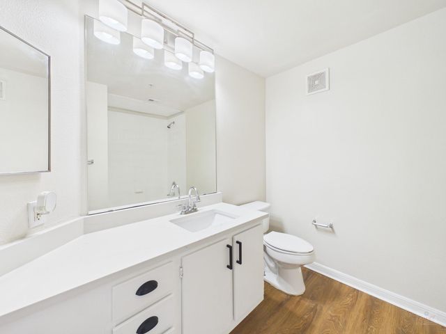 2320 Gracy Farms LN 323, Austin, TX 78758