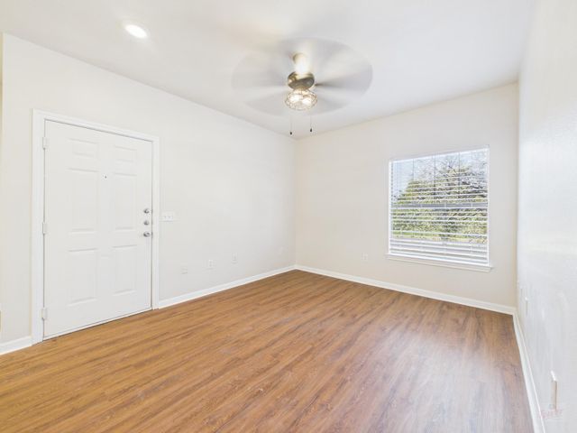 2320 Gracy Farms LN 323, Austin, TX 78758