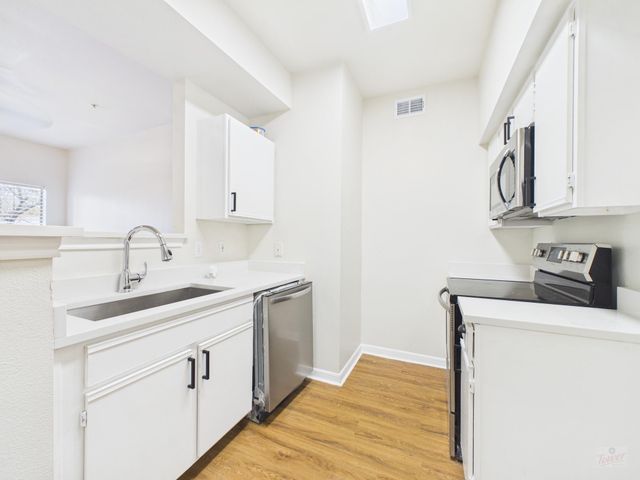 2320 Gracy Farms LN 323, Austin, TX 78758